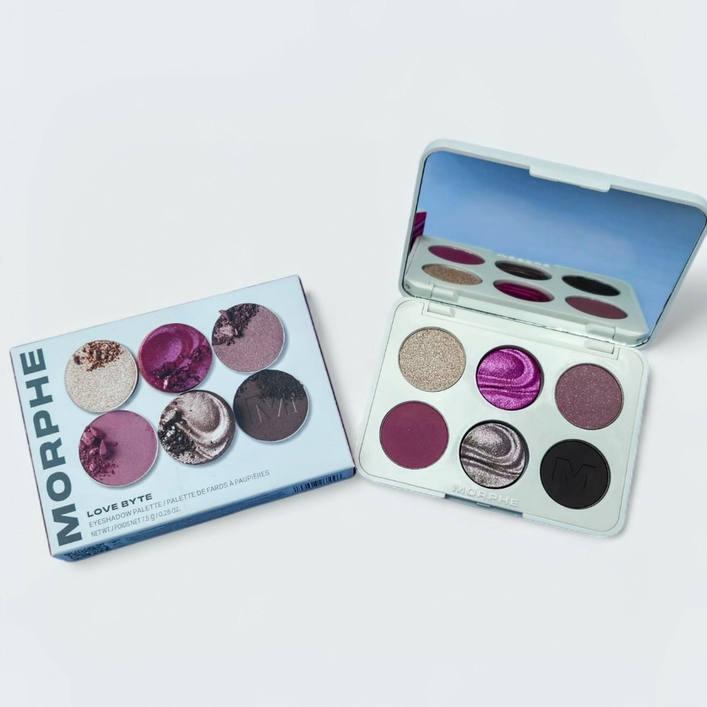 Morphe Eyeshadow Palette / Love Byte **New In Box**